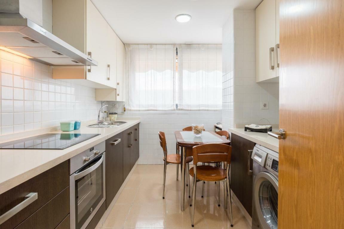 Keywise Perfect Location Next To Maria Zambrano Station, Central , Beach ,Pool And Free Parking Malaga Exterior photo