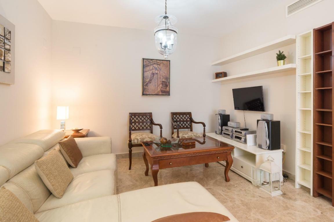 Keywise Perfect Location Next To Maria Zambrano Station, Central , Beach ,Pool And Free Parking Malaga Exterior photo