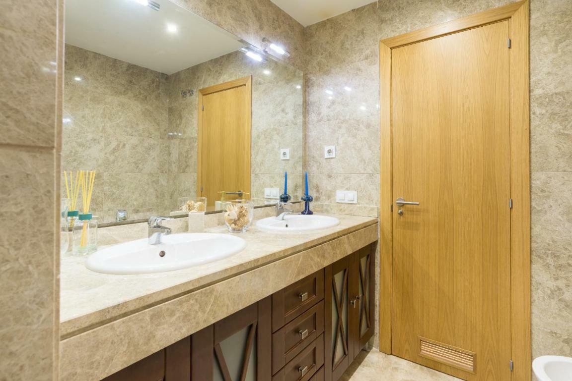Keywise Perfect Location Next To Maria Zambrano Station, Central , Beach ,Pool And Free Parking Malaga Exterior photo
